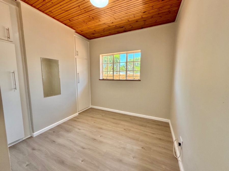 5 Bedroom Property for Sale in Bluewater Bay Eastern Cape